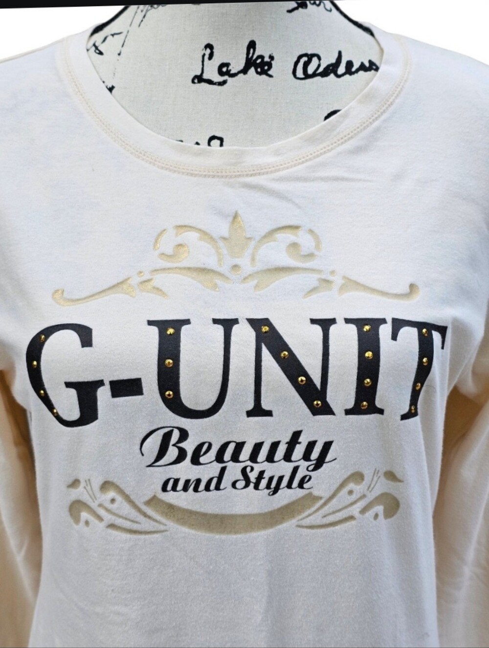 G-UNIT Women's Cream Long Sleeve Graphic Tee - Picture 3 of 8